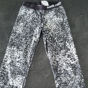 Nike Pro crop leggings